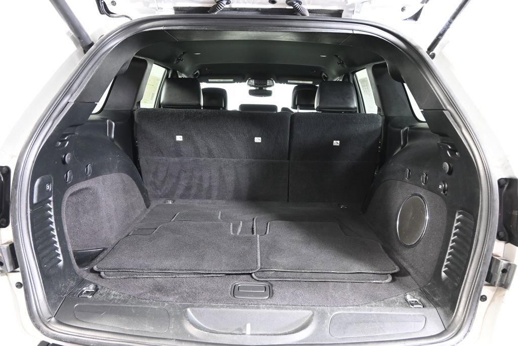 Used 2020 Jeep Grand Cherokee Altitude AWD/4WD image 16