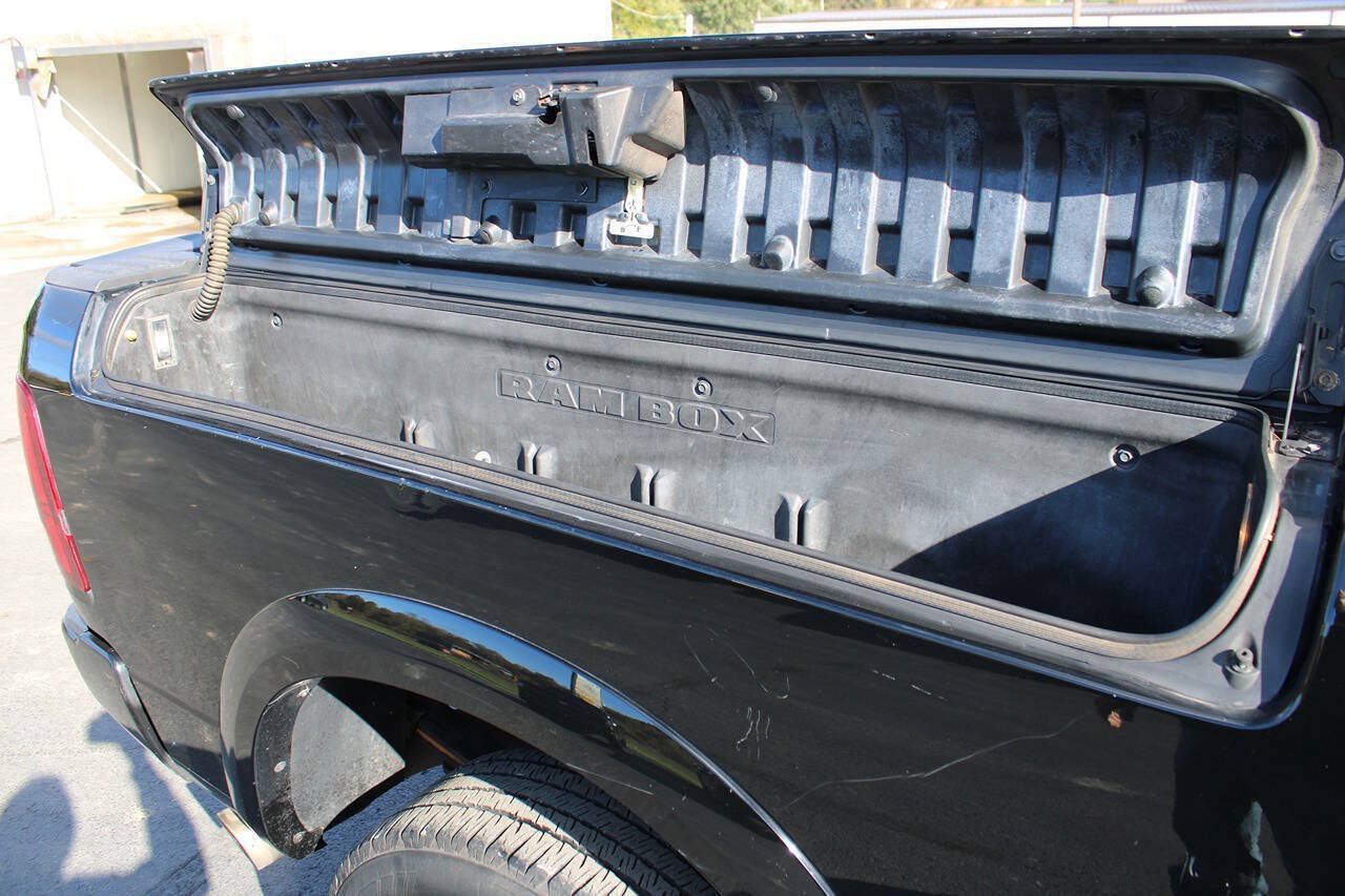 Used 2015 RAM 3500 Laramie w/ Black Appearance Group AWD/4WD image 11
