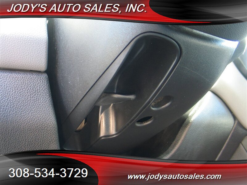 Used 2017 Chevrolet Colorado W/T w/ WT Convenience Package RWD image 7