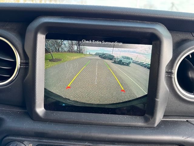 Used 2023 Jeep Wrangler Unlimited Sahara w/ Cold Weather Group image 29