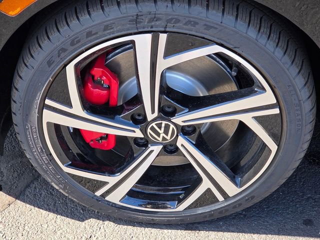 New 2025 Volkswagen GTI SE FWD image 5