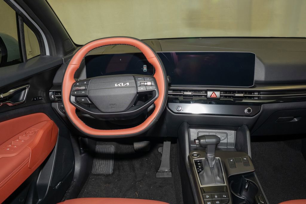 New 2026 Kia Sportage SX FWD image 8