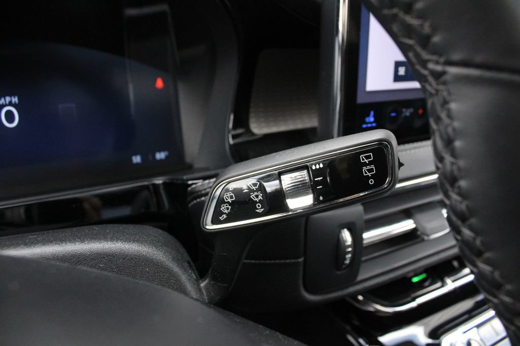 Certified 2023 Lincoln Corsair Reserve w/ Equipment Group 201A AWD/4WD image 15