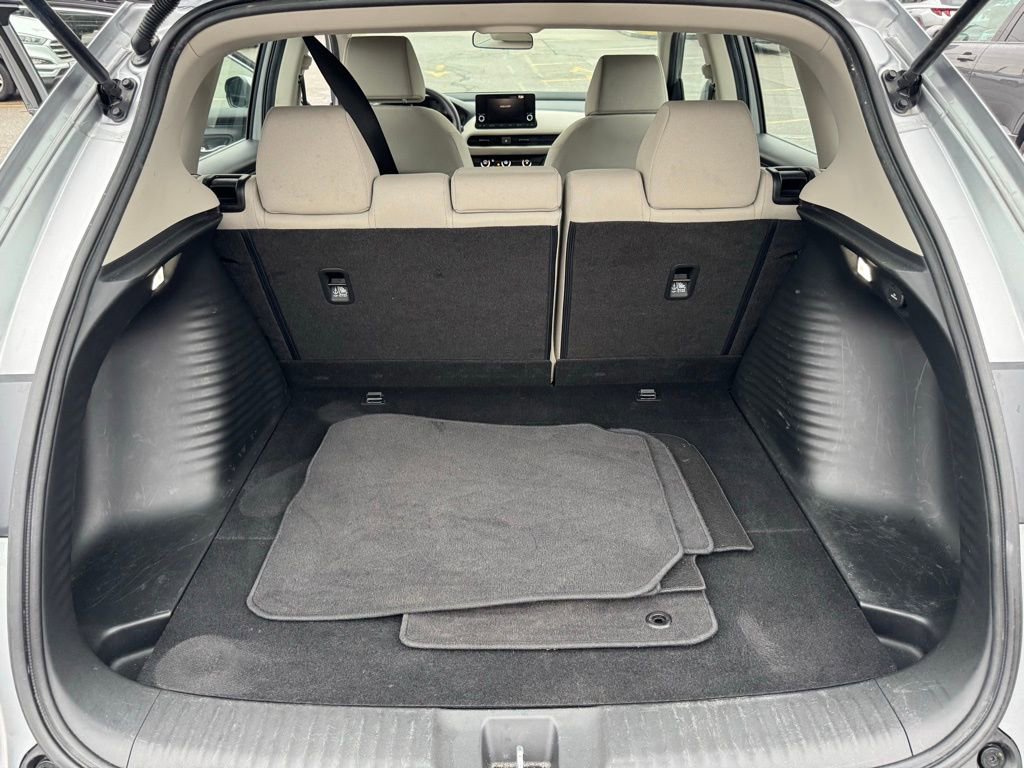 Used 2023 Honda HR-V LX image 32