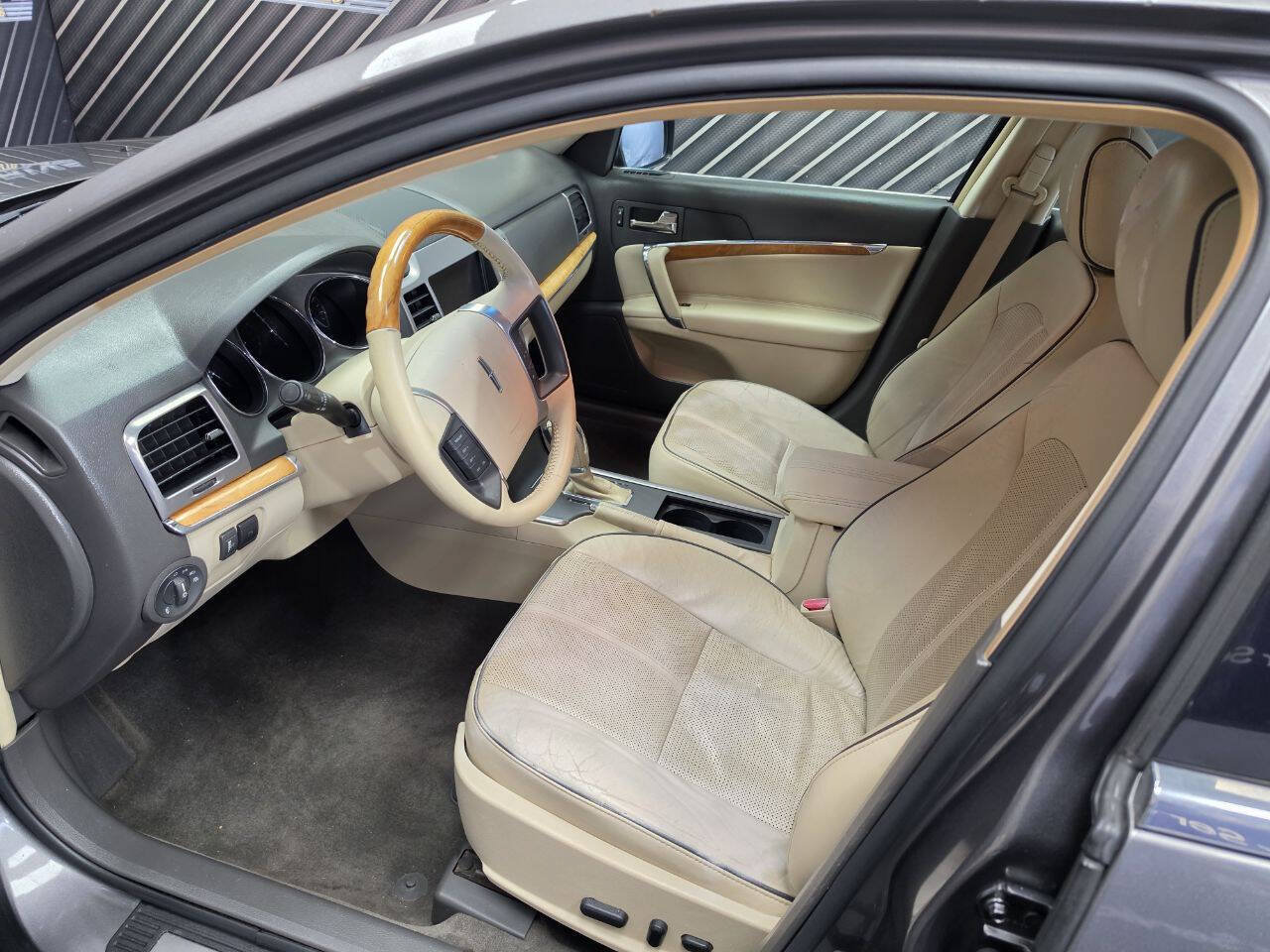 Used 2010 Lincoln MKZ FWD image 12
