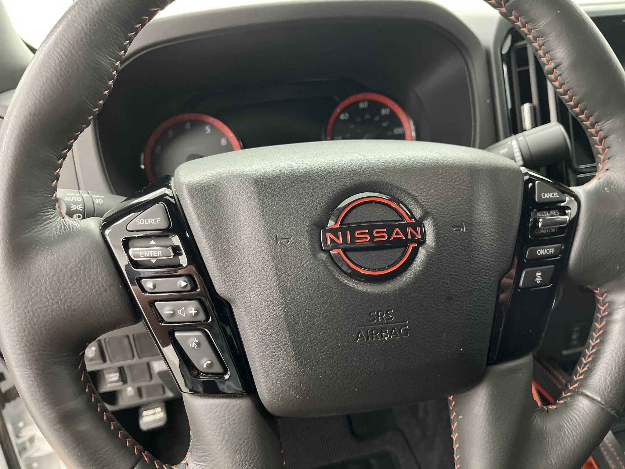 Used 2025 Nissan Frontier Pro-X w/ Pro Convenience Package RWD image 13