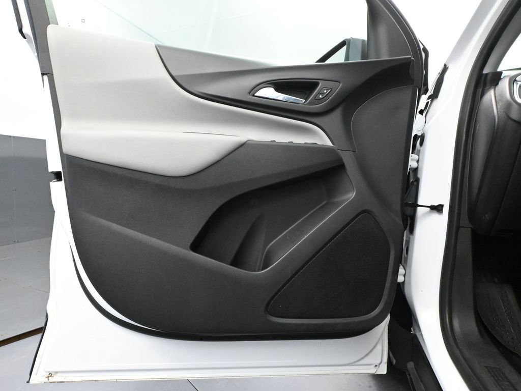 Used 2021 Chevrolet Equinox LS w/ LS Convenience Package image 19