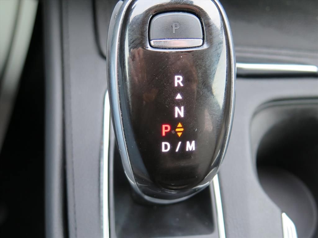 Used 2020 Cadillac XT4 Premium Luxury w/ Cold Weather Package image 17