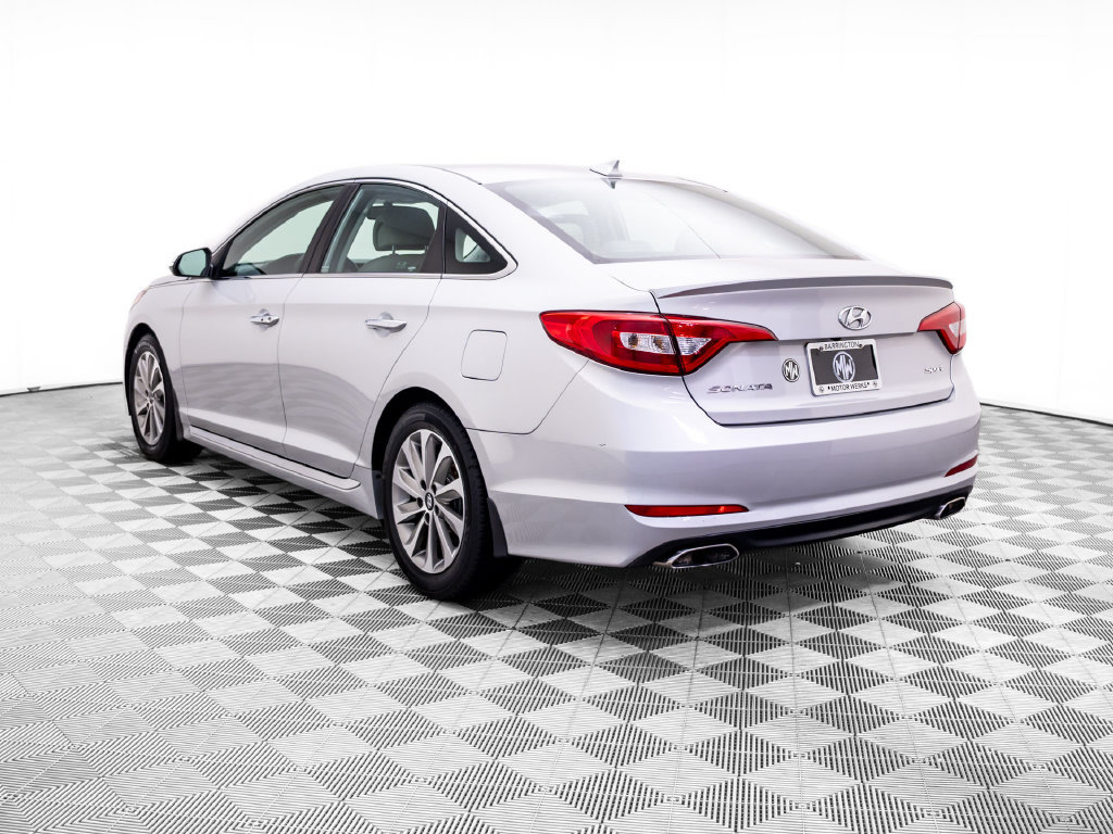 Used 2015 Hyundai Sonata Sport w/ Option Group 03 FWD image 4