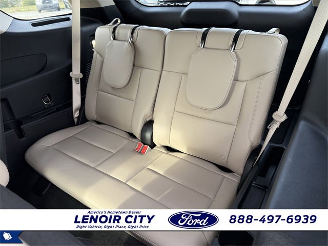 Used 2022 Ford Explorer XLT w/ Equipment Group 202A image 12