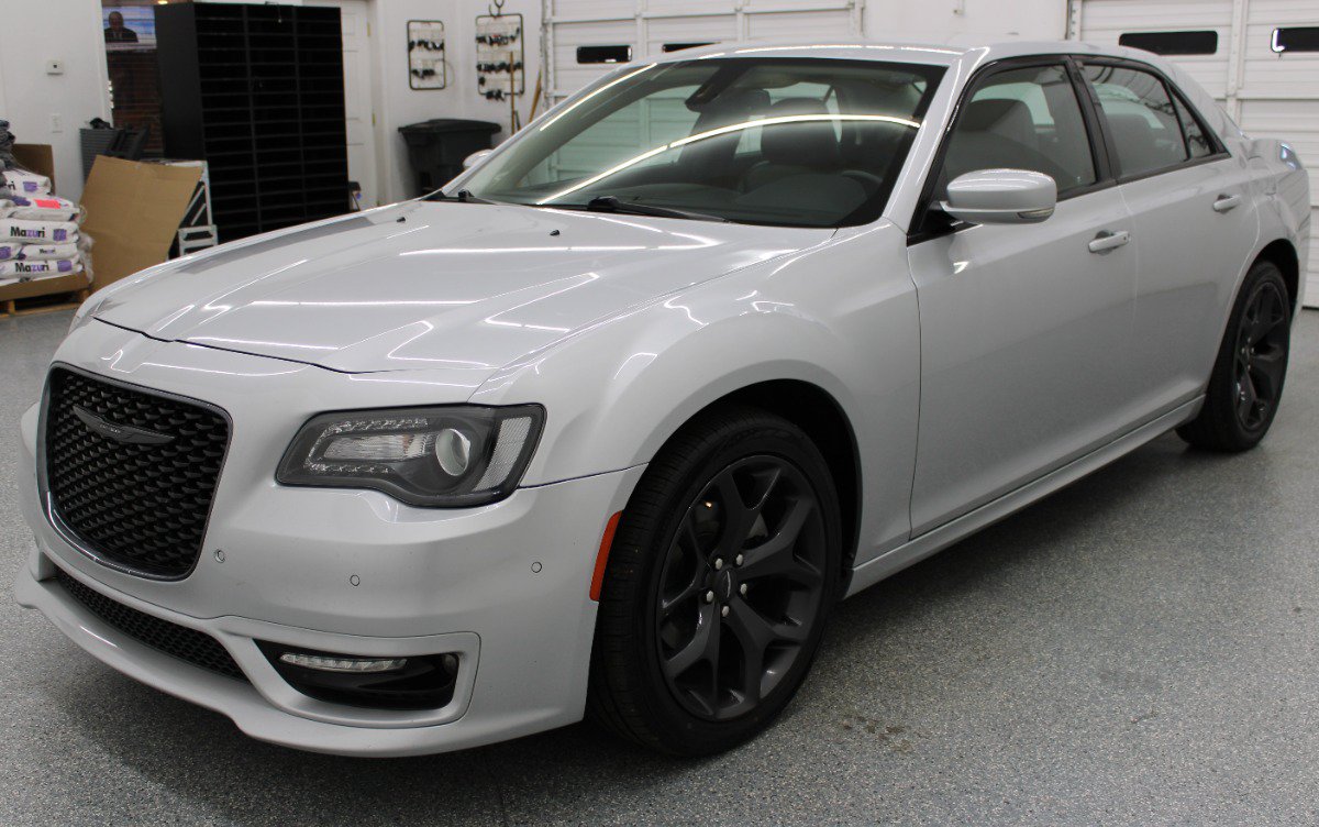 Used 2021 Chrysler 300 Touring L RWD image 3