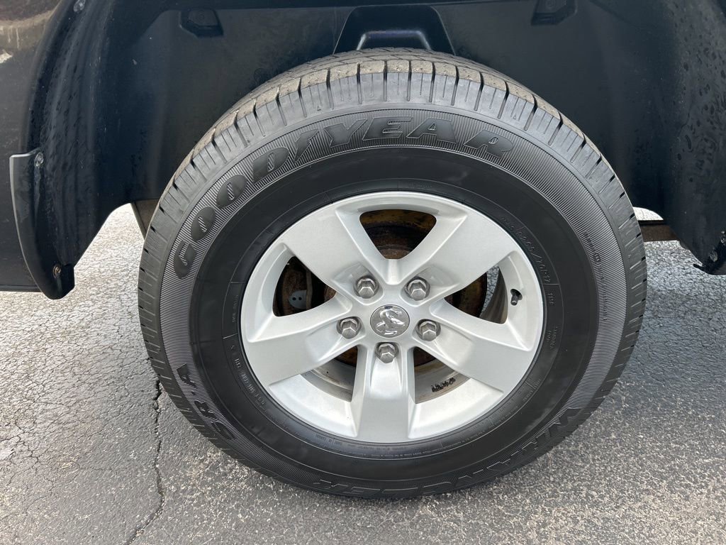 Used 2018 RAM 1500 Express AWD/4WD image 38