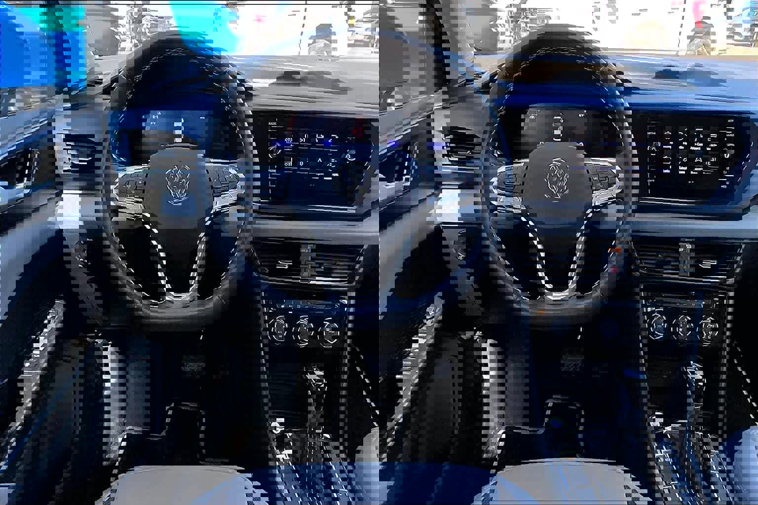 Used 2023 Volkswagen Taos SE image 6