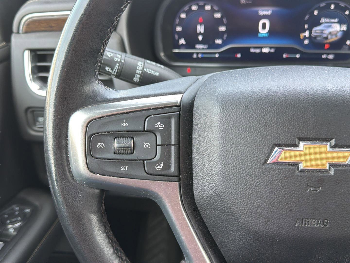 Used 2023 Chevrolet Suburban Premier image 29