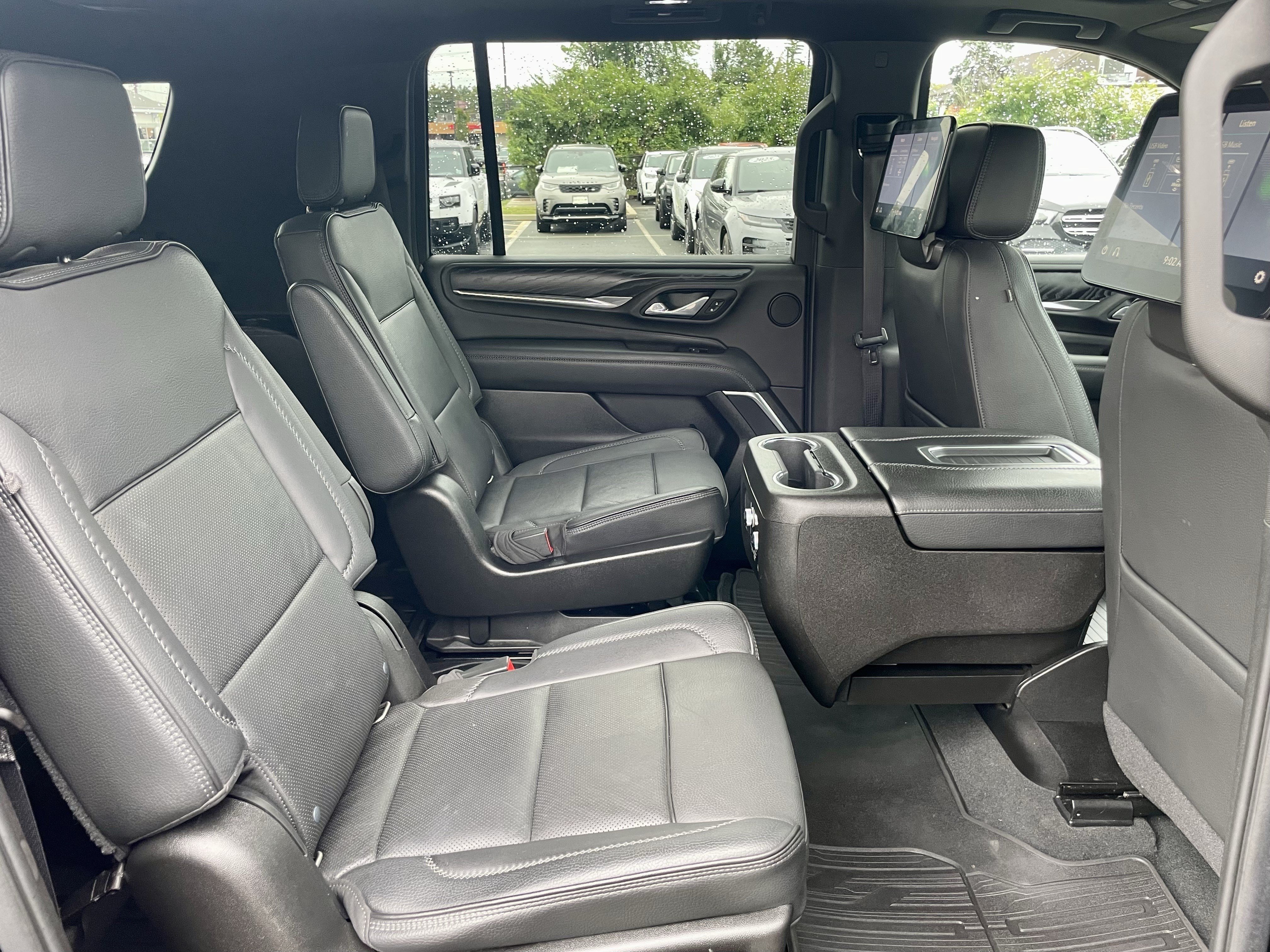 Used 2021 GMC Yukon XL Denali w/ Denali Ultimate Package AWD/4WD image 31