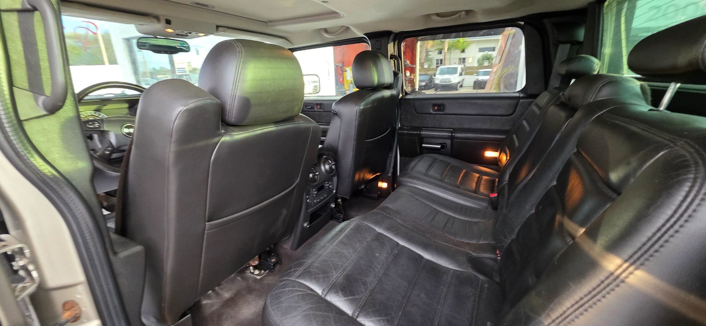 Used 2005 HUMMER H2 SUT w/ Preferred Equipment Group image 14