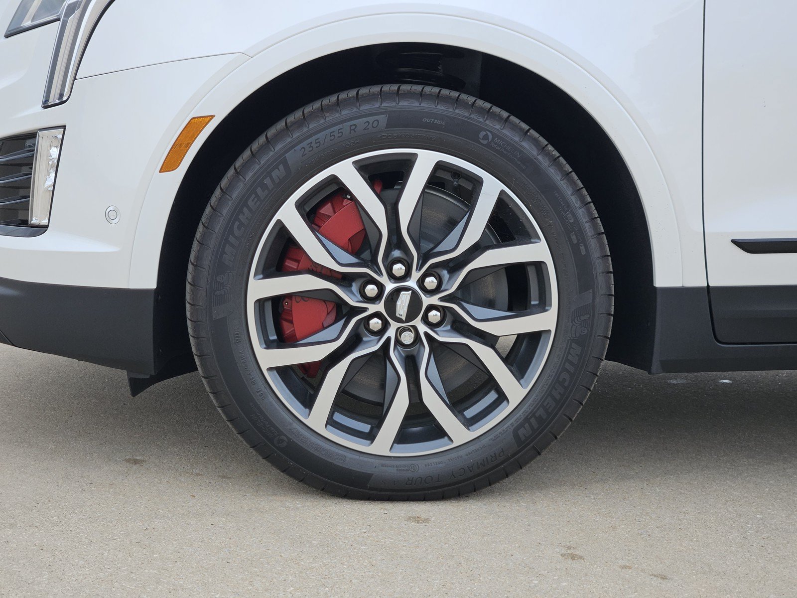 New 2026 Cadillac XT5 Sportv w/ LPO, Onyx Lite Package AWD/4WD image 7