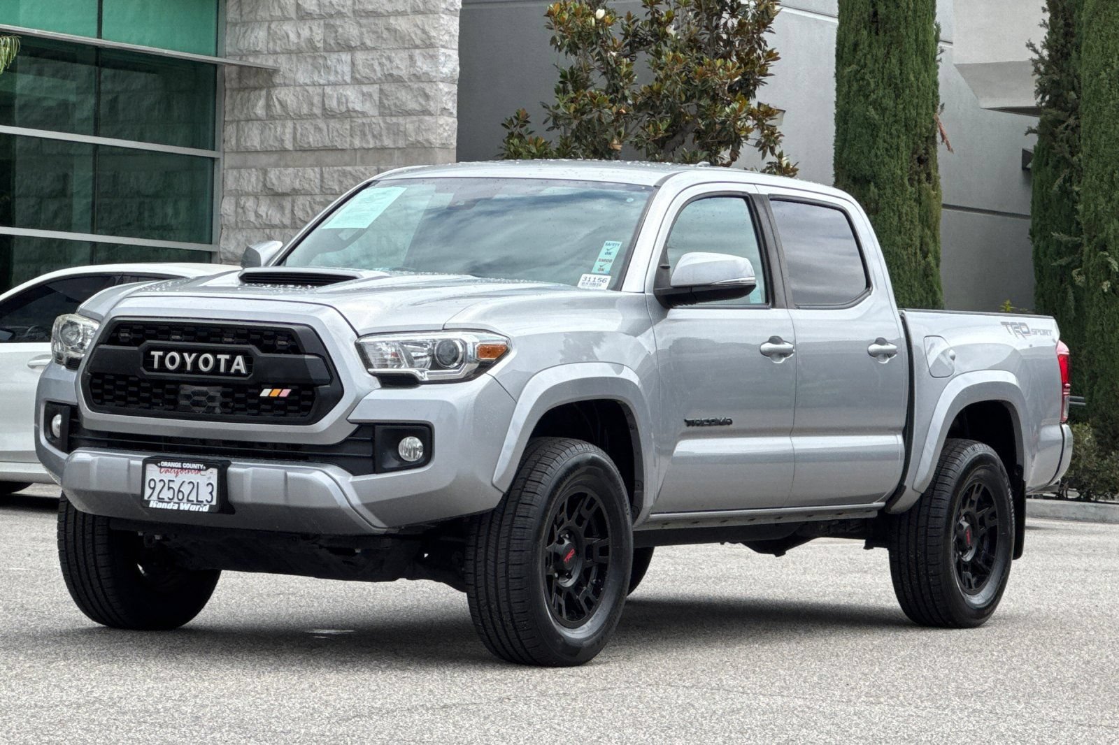 Used 2019 Toyota Tacoma TRD Sport w/ Technology Package RWD image 8