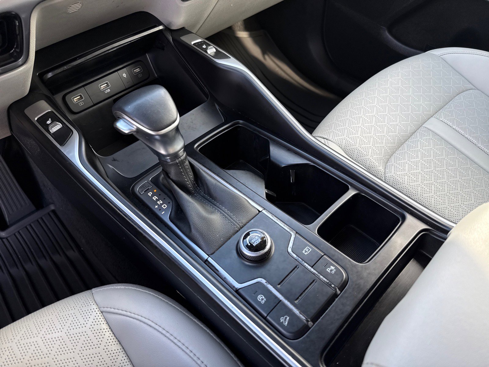 Used 2023 Kia Sorento S w/ Panoramic Sunroof Package image 21