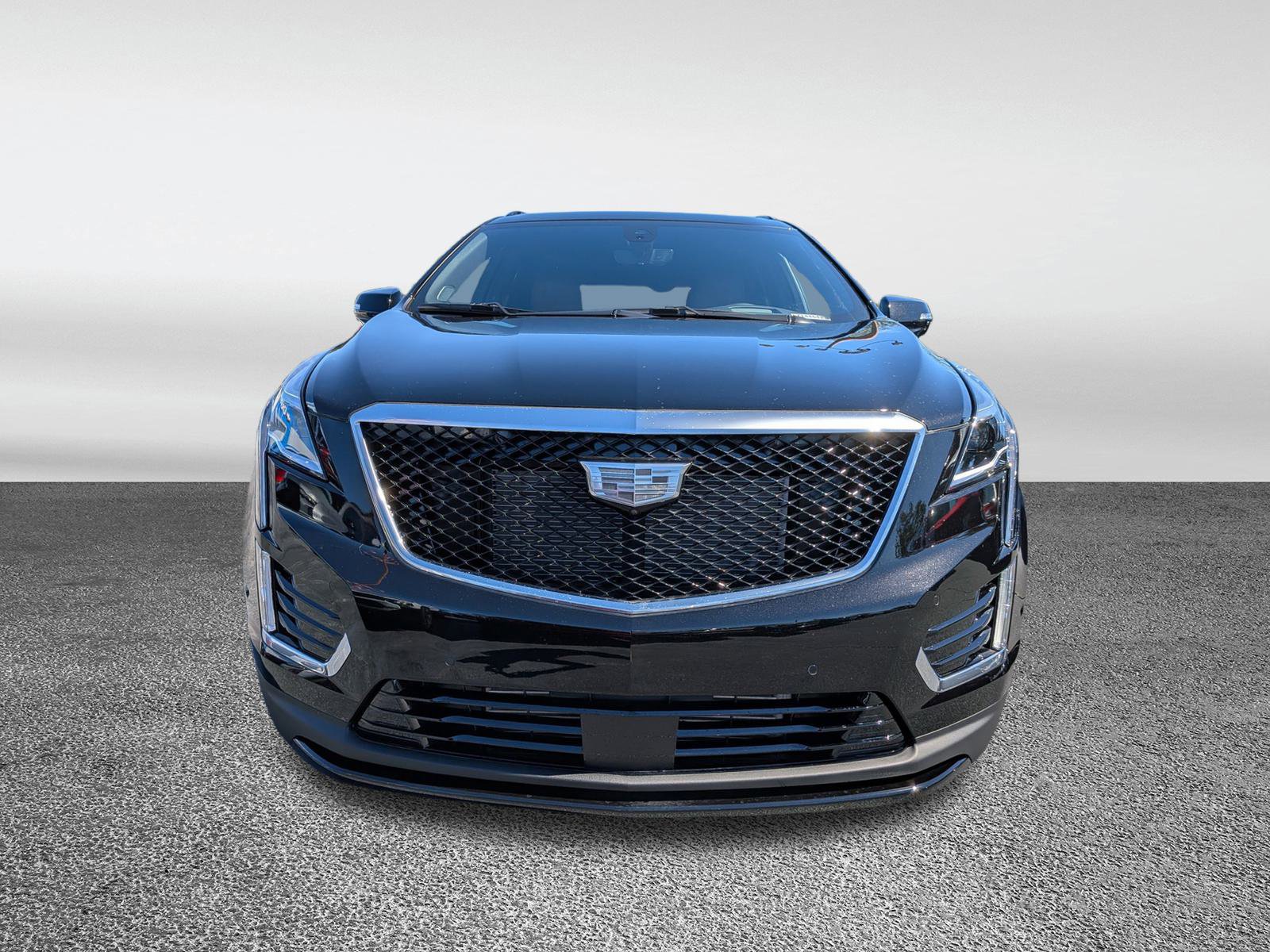New 2025 Cadillac XT5 Sportv w/ LPO, Blue Accent Package AWD/4WD image 24