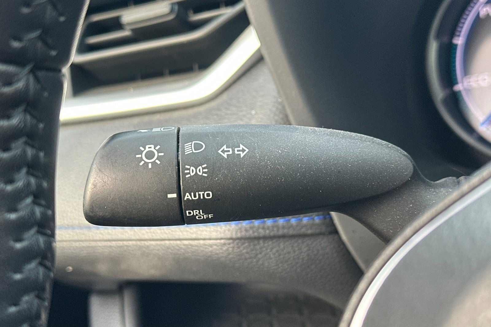 Used 2024 Toyota RAV4 SE image 38