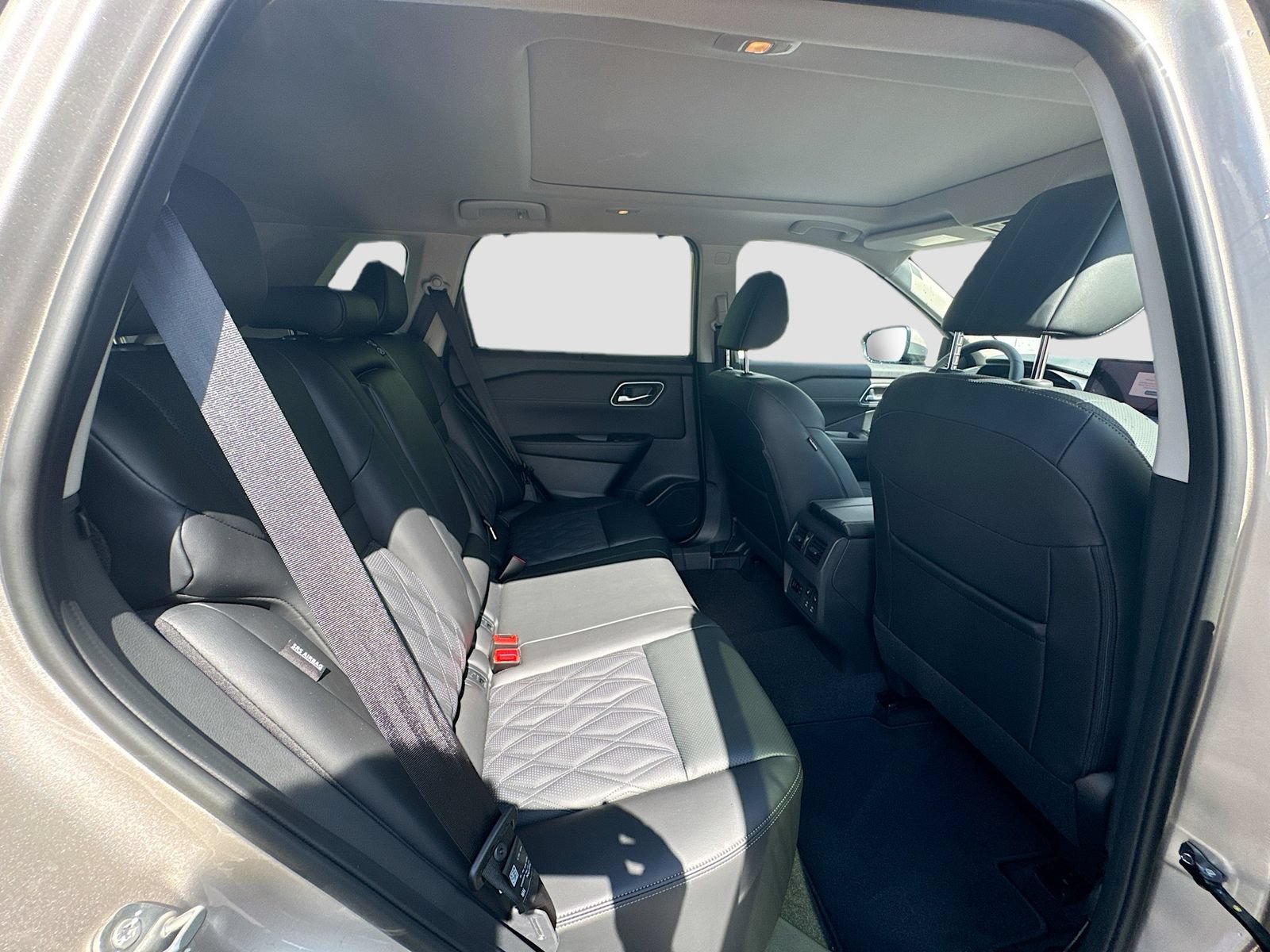 New 2026 Nissan Rogue Platinum AWD/4WD image 30