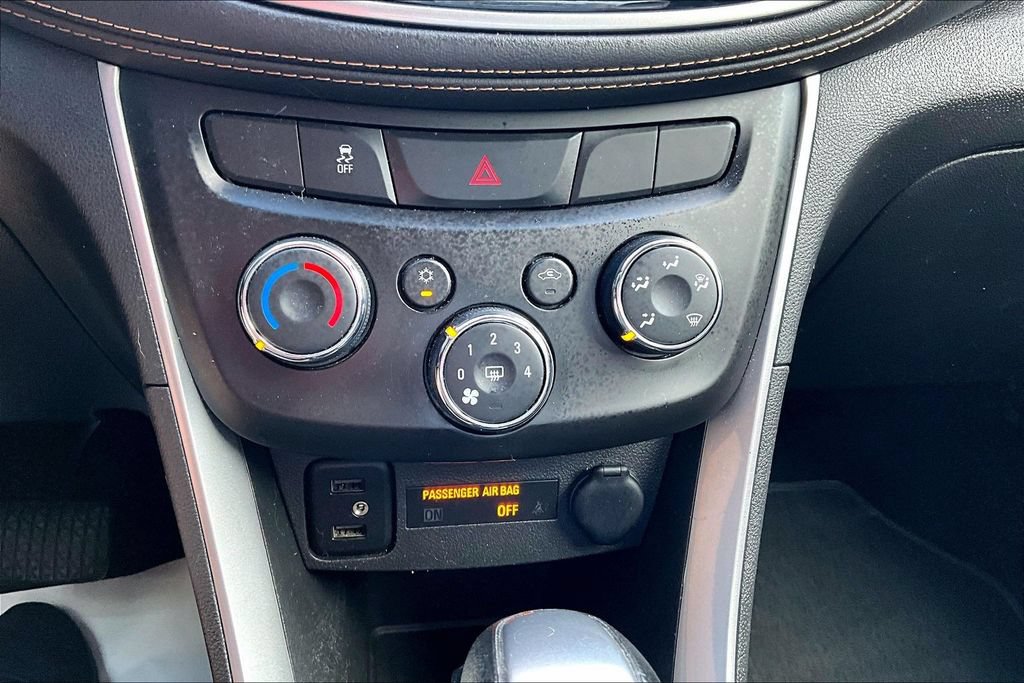 Used 2020 Chevrolet Trax LT w/ Driver Confidence Package AWD/4WD image 30