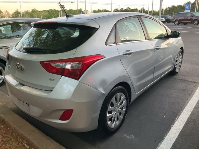 Used 2017 Hyundai Elantra GT image 6