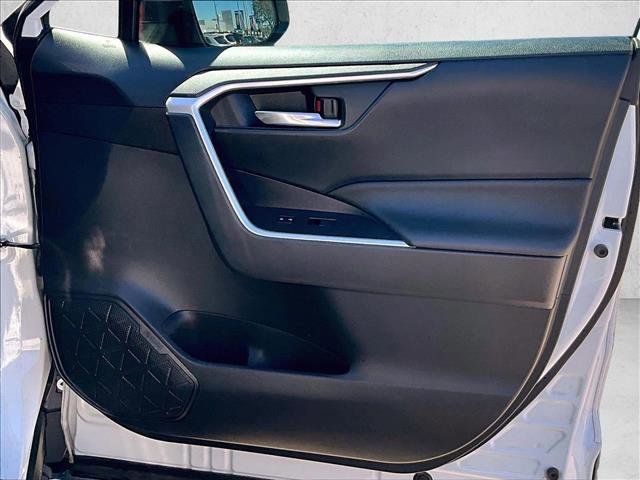 Used 2021 Toyota RAV4 XLE image 16