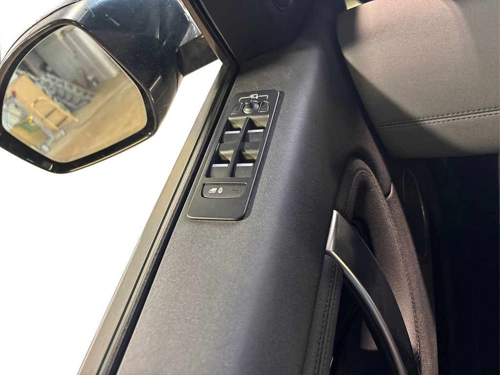 Used 2020 Land Rover Discovery Sport SE AWD/4WD image 35