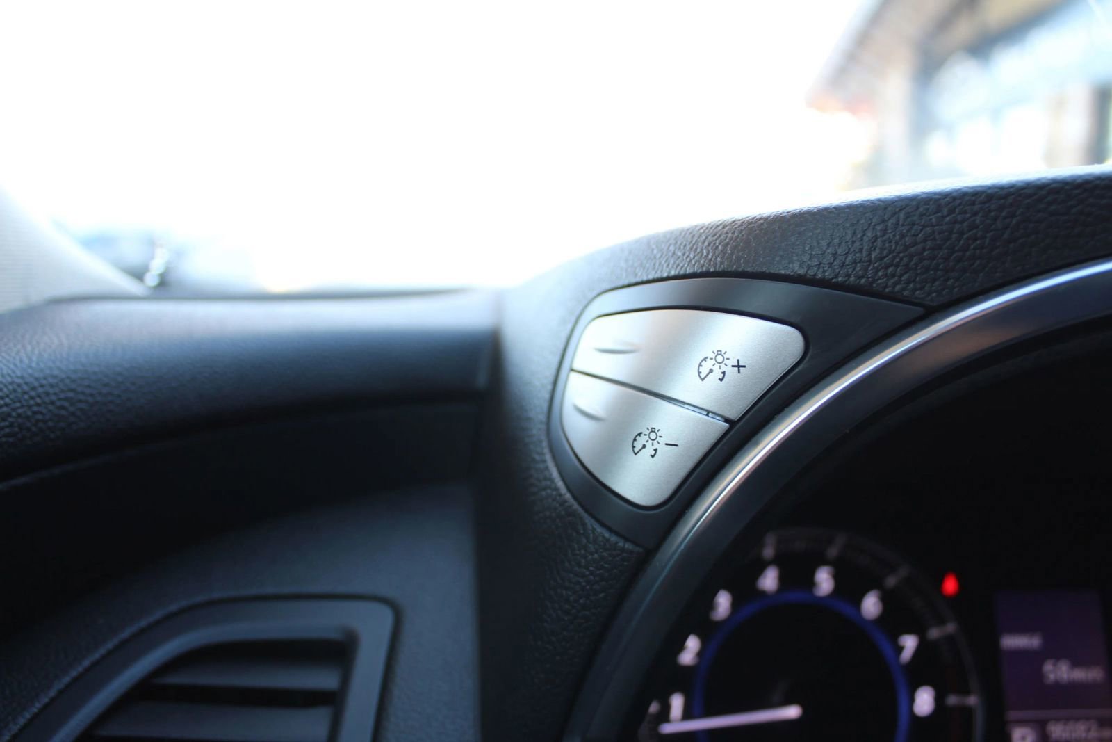 Used 2017 INFINITI QX70 3.7 w/ Premium Package image 25