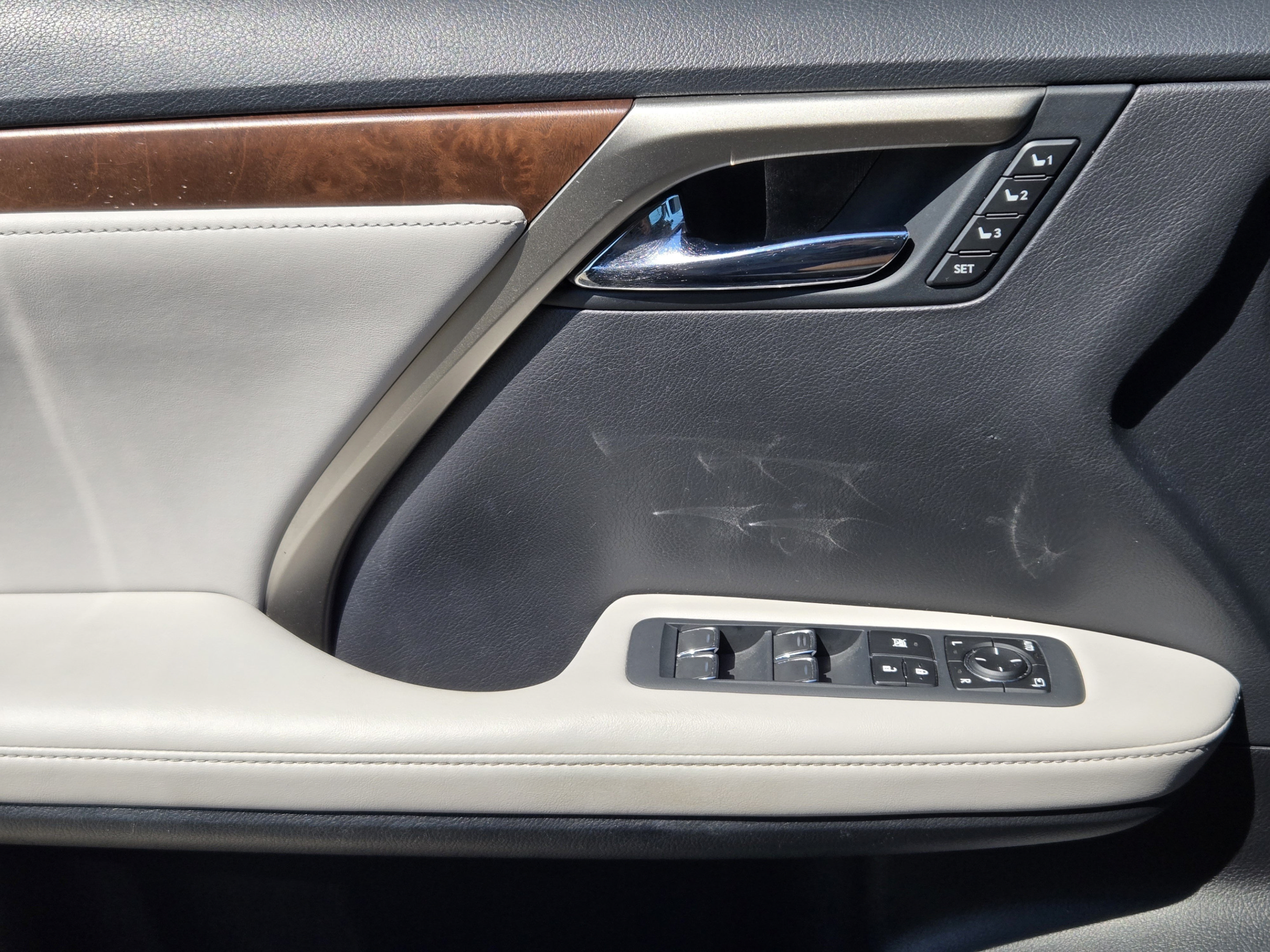 Used 2020 Lexus RX 350L FWD w/ Premium Package image 21