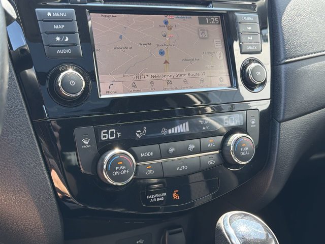 Certified 2018 Nissan Rogue SV w/ Sun & Sound Touring Package AWD/4WD image 22