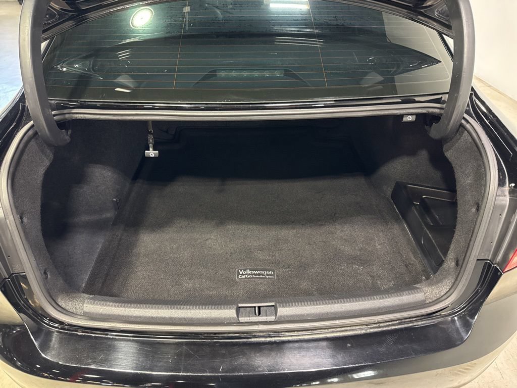 Used 2014 Volkswagen Passat TDI SE FWD image 29