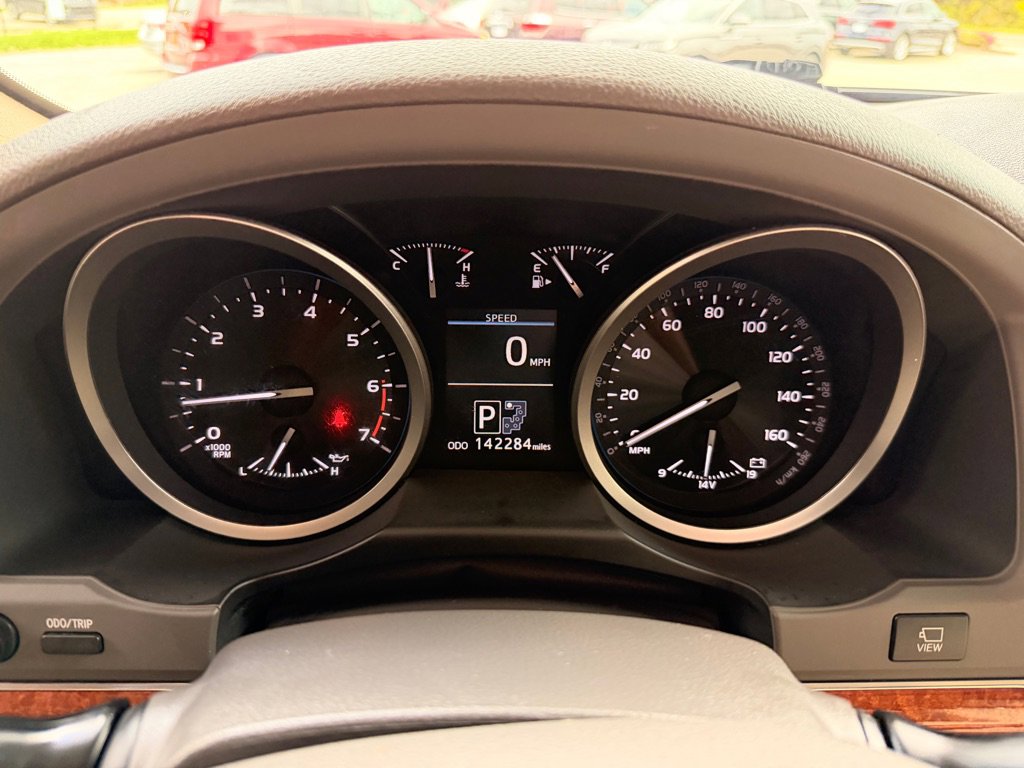 Used 2015 Toyota Land Cruiser image 24