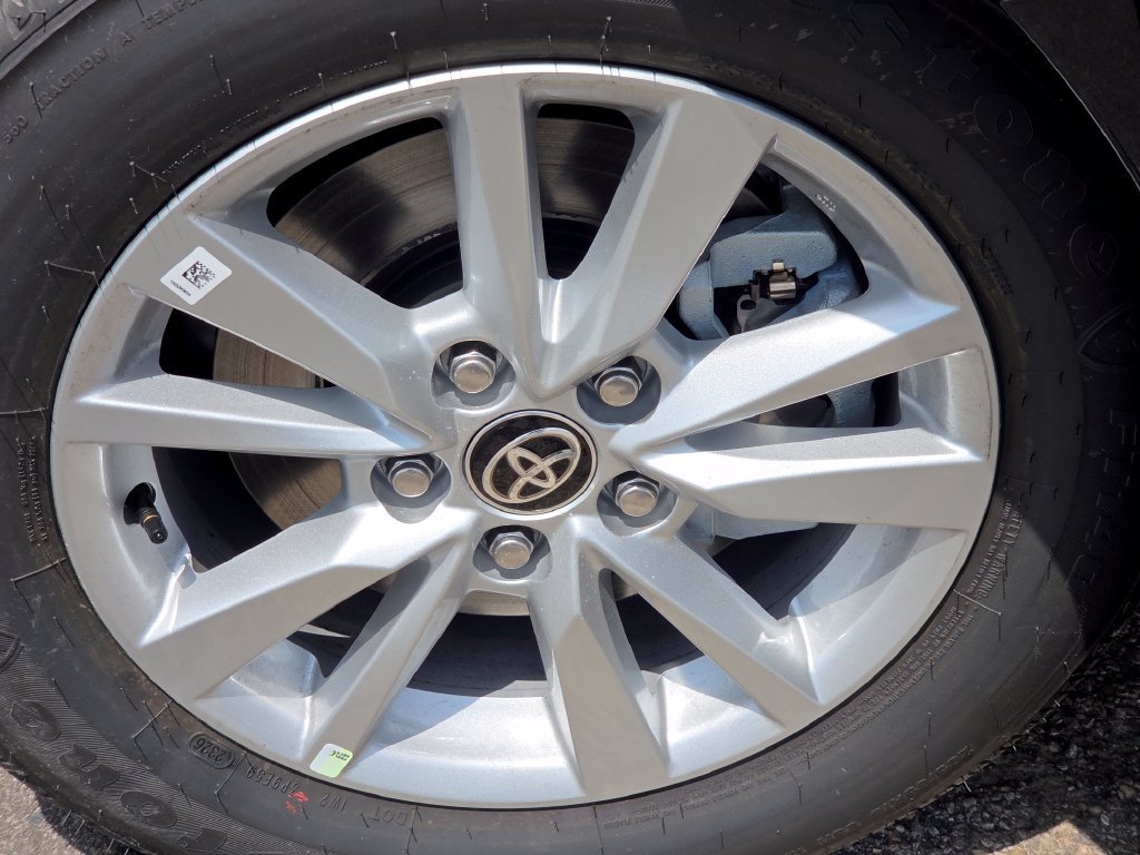 New 2026 Toyota Camry LE w/ Convenience Package FWD image 17