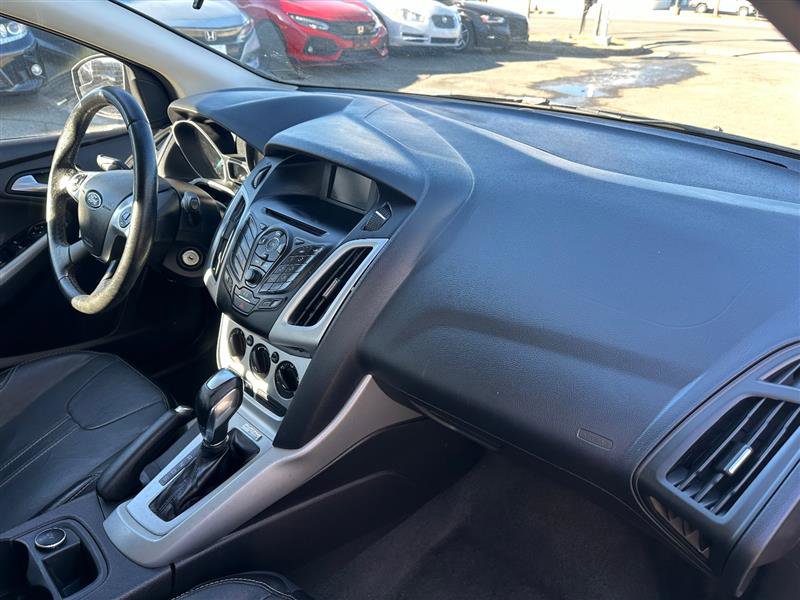 Used 2014 Ford Focus SE w/ Equipment Group 201A image 18