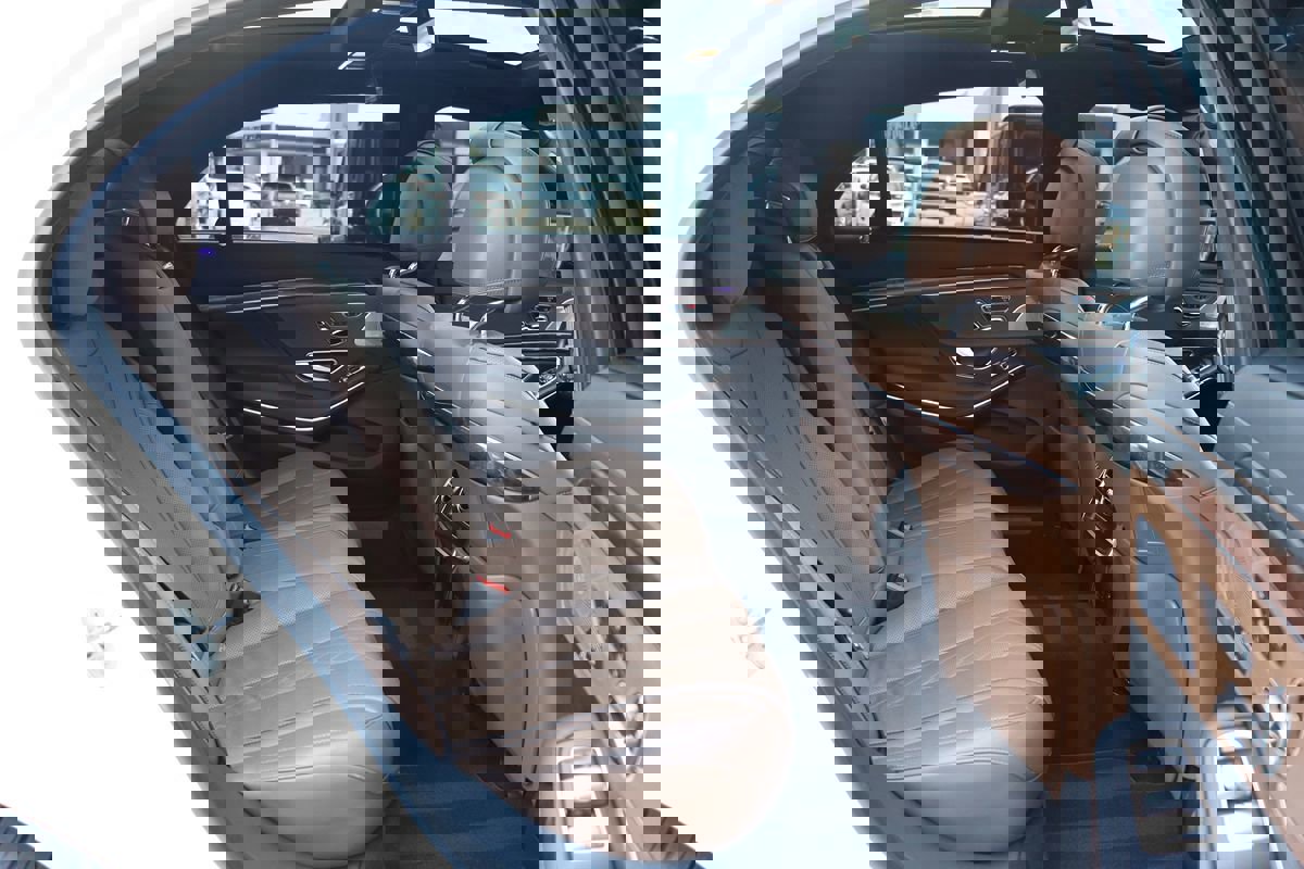 Used 2018 Mercedes-Benz S 560 4MATIC Sedan image 39