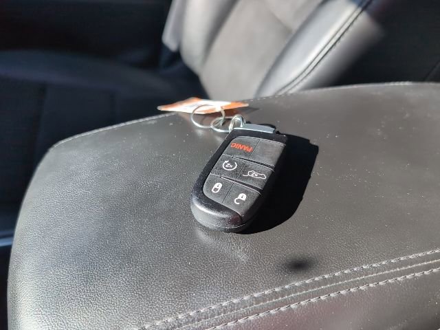 Used 2020 Jeep Grand Cherokee Altitude image 29