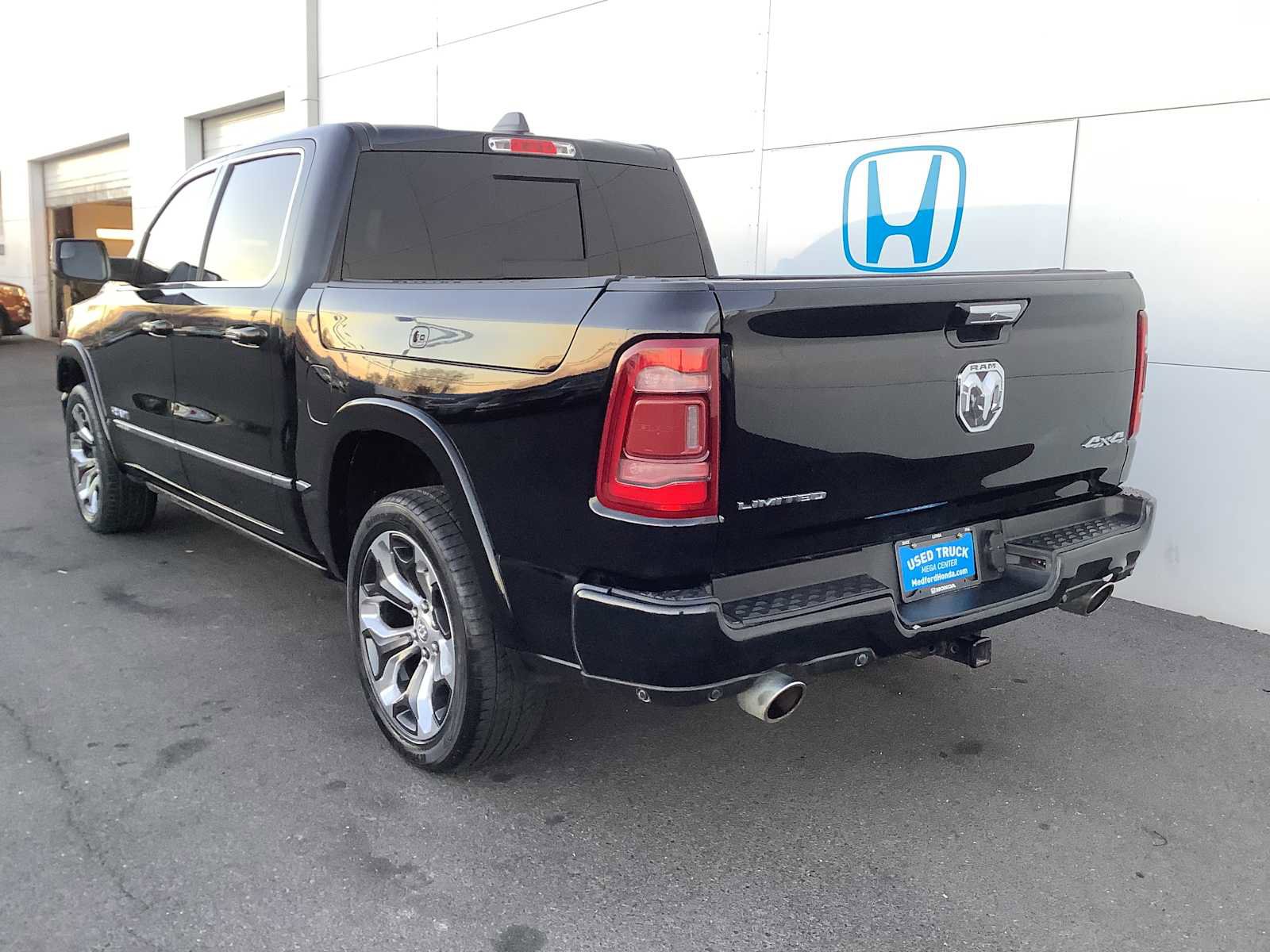 Used 2019 RAM 1500 Limited AWD/4WD image 4