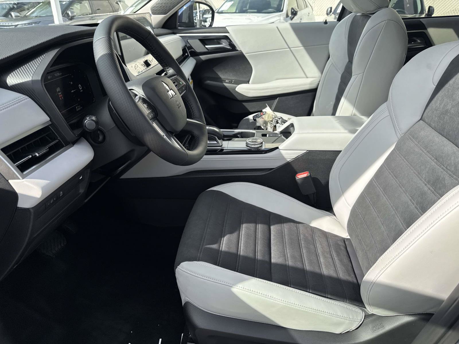 New 2026 Mitsubishi Outlander SE FWD image 15