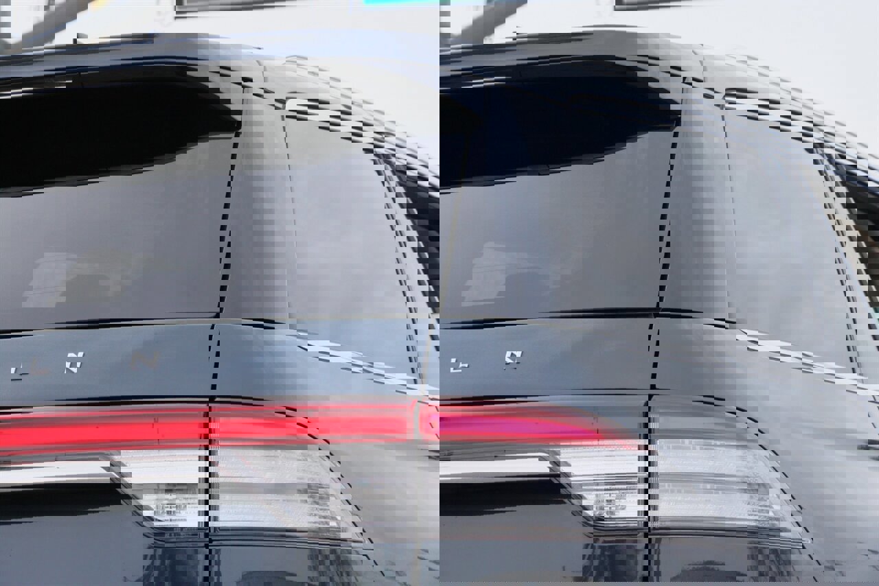 Used 2022 Lincoln Aviator Reserve image 10