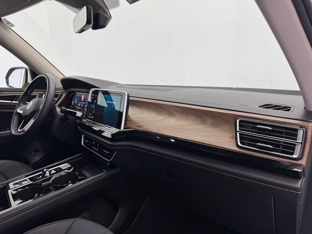 Used 2024 Volkswagen Atlas SE w/ Panoramic Sunroof Package FWD image 45