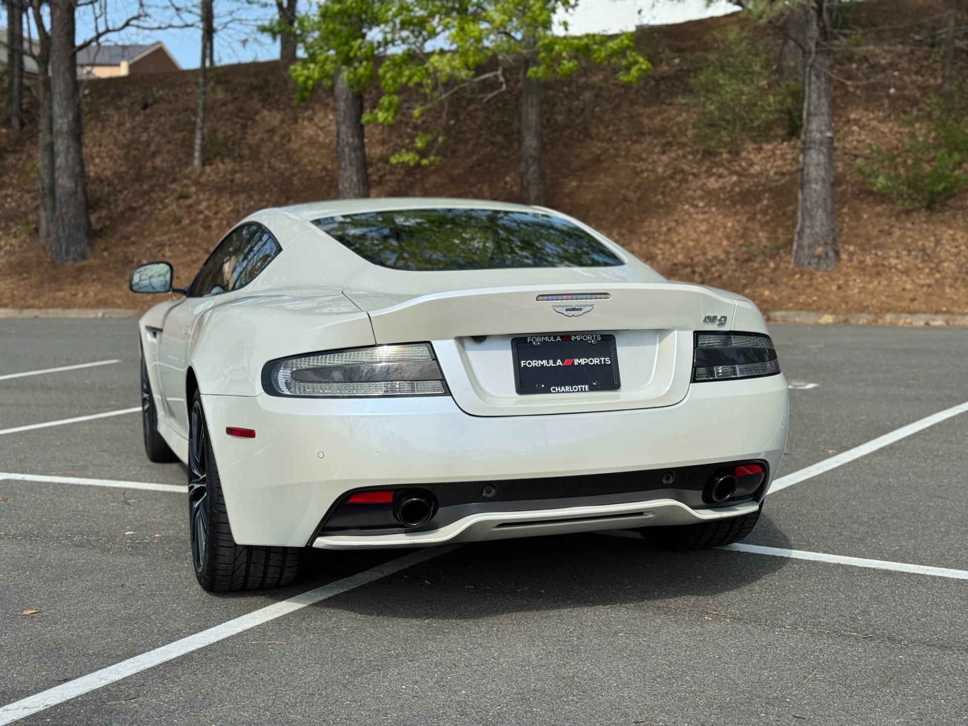 Used 2015 Aston Martin DB9 Coupe image 11