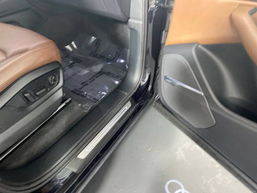 Used 2018 Audi Q7 3.0T Prestige AWD/4WD image 34