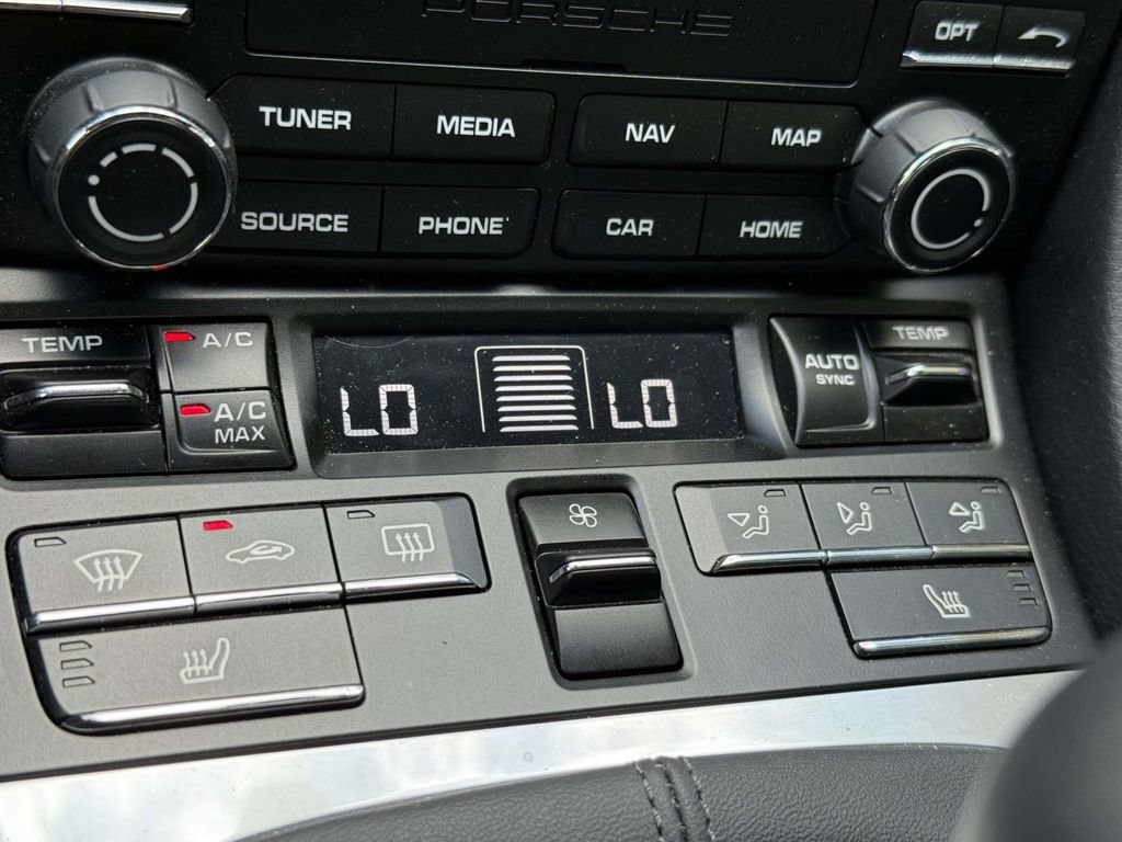 Used 2024 Porsche 718 Cayman image 25