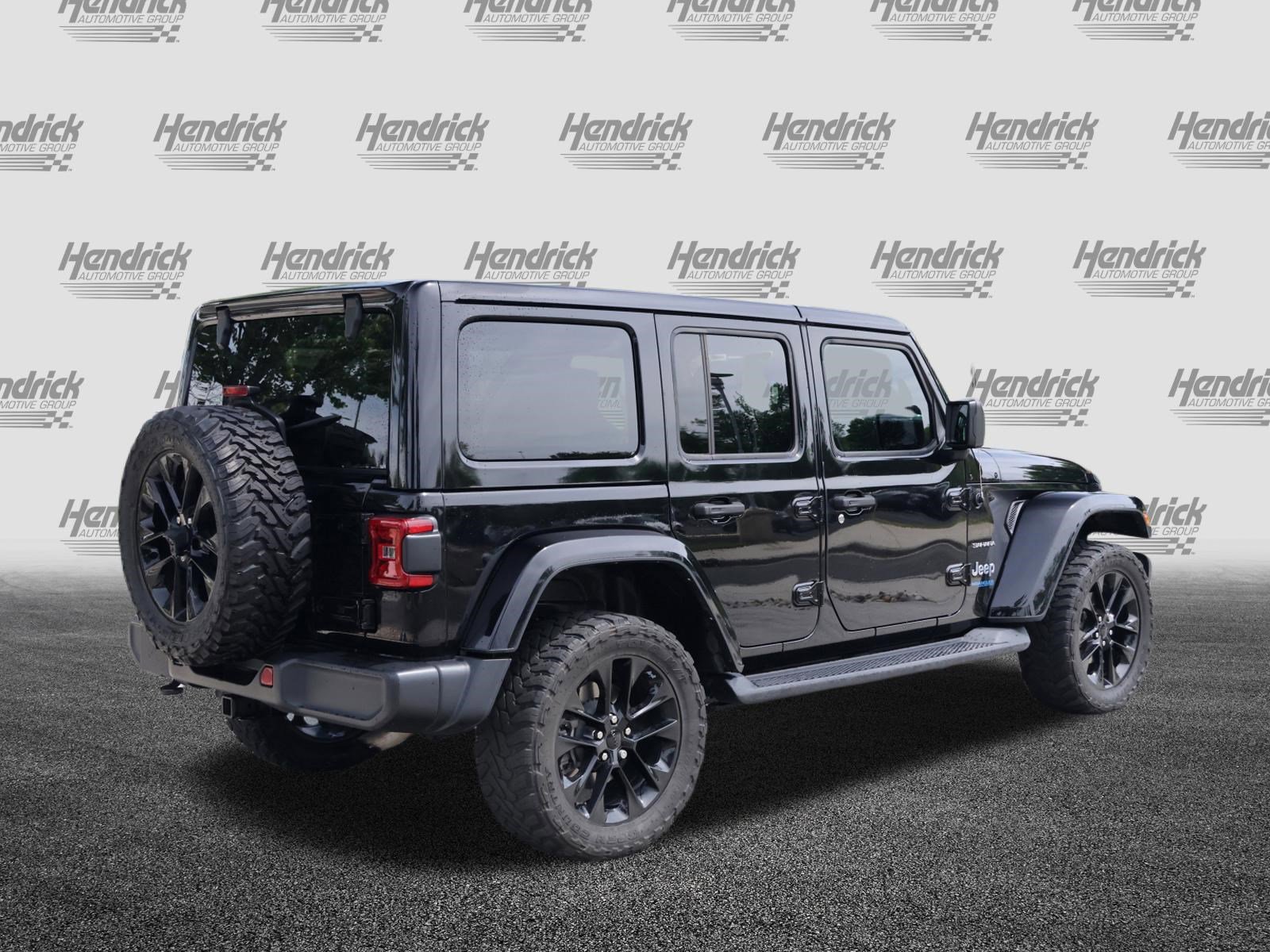Used 2021 Jeep Wrangler Unlimited Sahara image 9