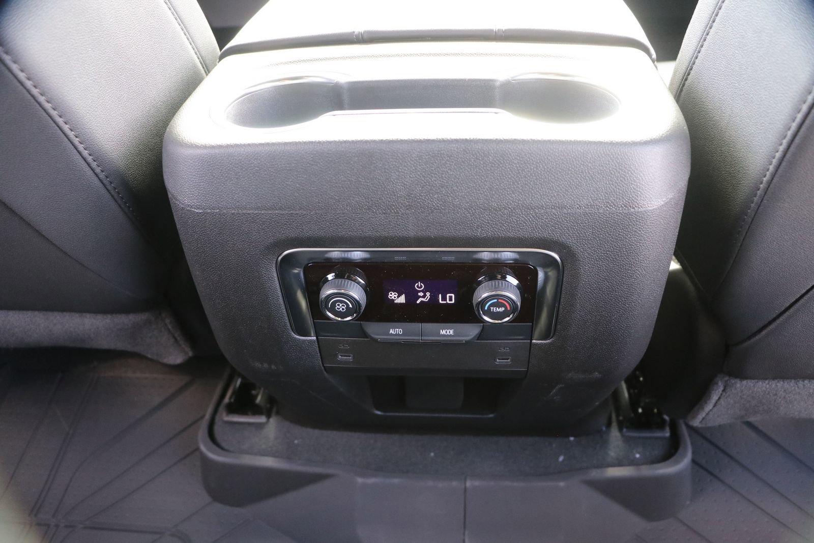 New 2026 Chevrolet Tahoe Z71 w/ Sun And Tow Package image 32