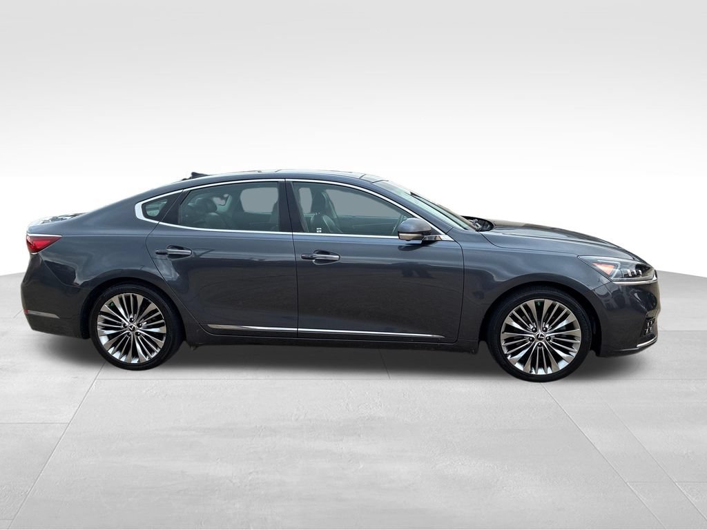 Used 2018 Kia Cadenza Limited FWD image 7