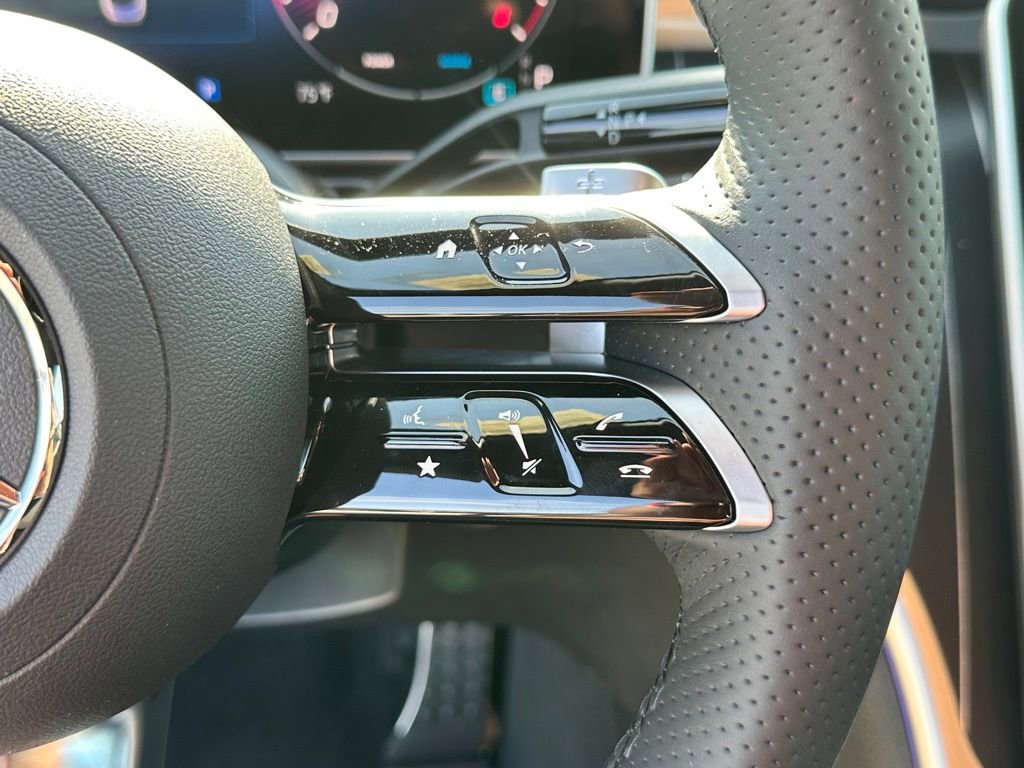 Used 2024 Mercedes-Benz CLE 300 4MATIC Cabriolet image 22